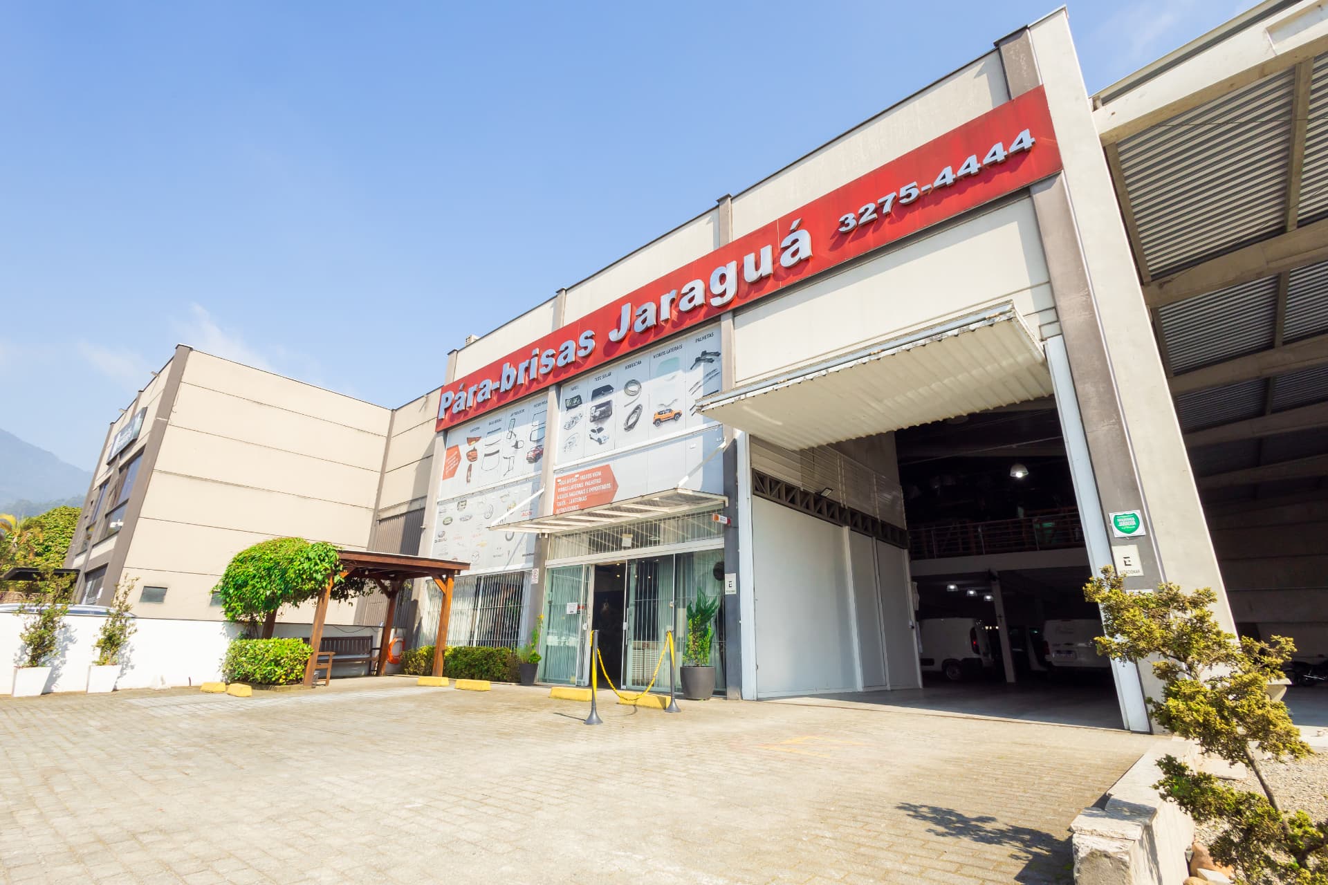 Entrada e oficina da Para-brisas Jaraguá em Jaraguá do Sul